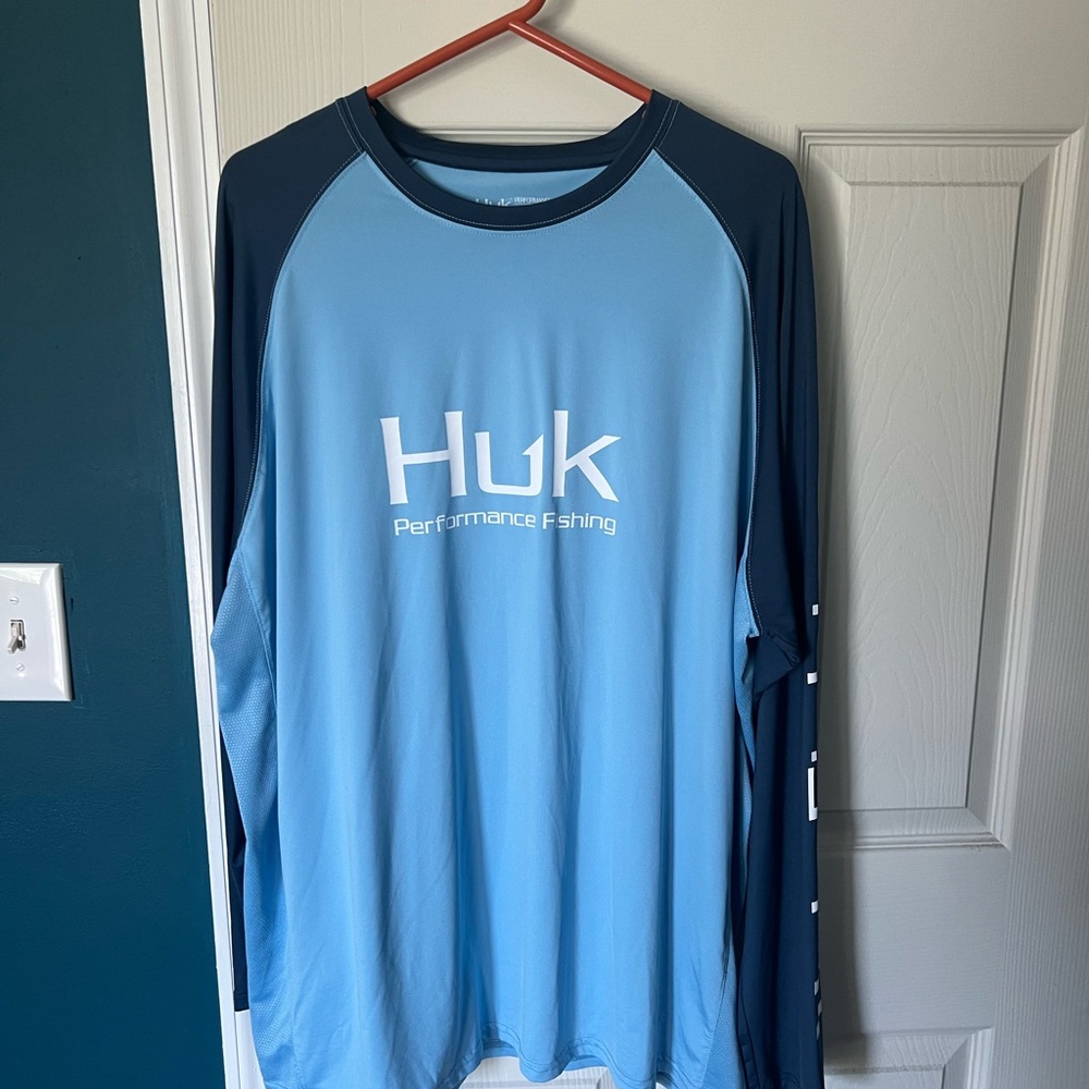 Huk Men's Two-Tone Blue Long Sleeve Shirt